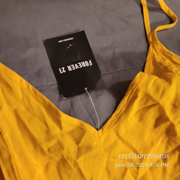 FOREVER 21 YELLOW JUMPSUIT SZ SMALL FEELS SO SOFT AND SILKY NWT - Picture 4 of 12